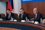Алексей Текслер обсудил с руководителями общественных приемных приоритеты социальной поддержки жителей региона.